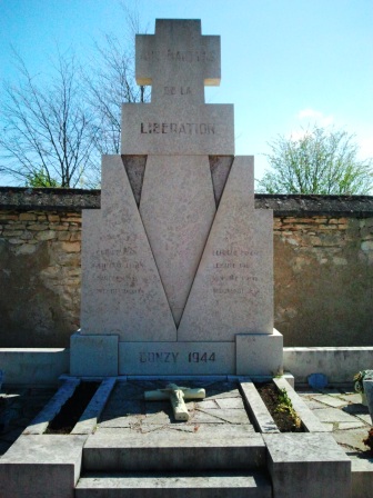 Monument aux Morts Donzy 1944
